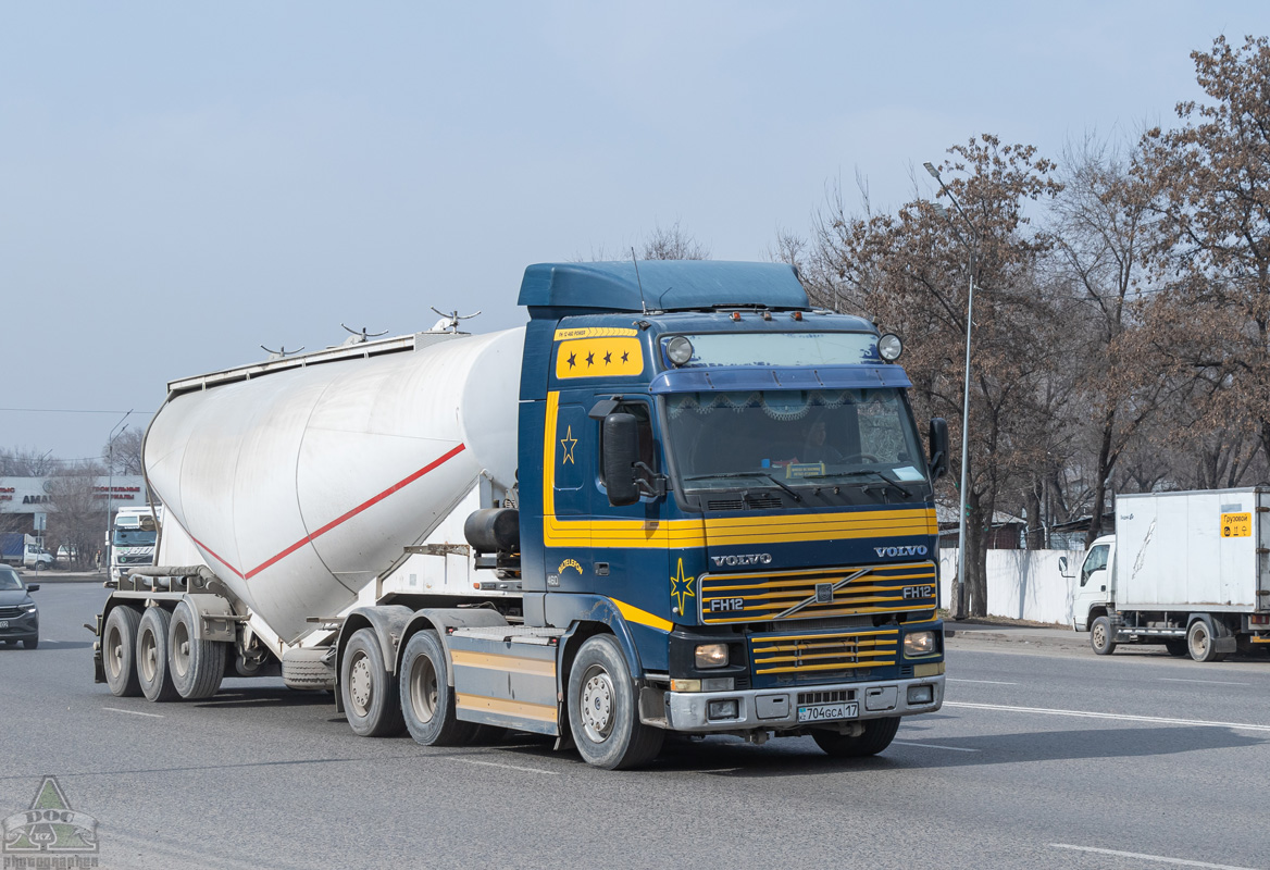 Шымкент, № 704 GCA 17 — Volvo ('1993) FH12.460