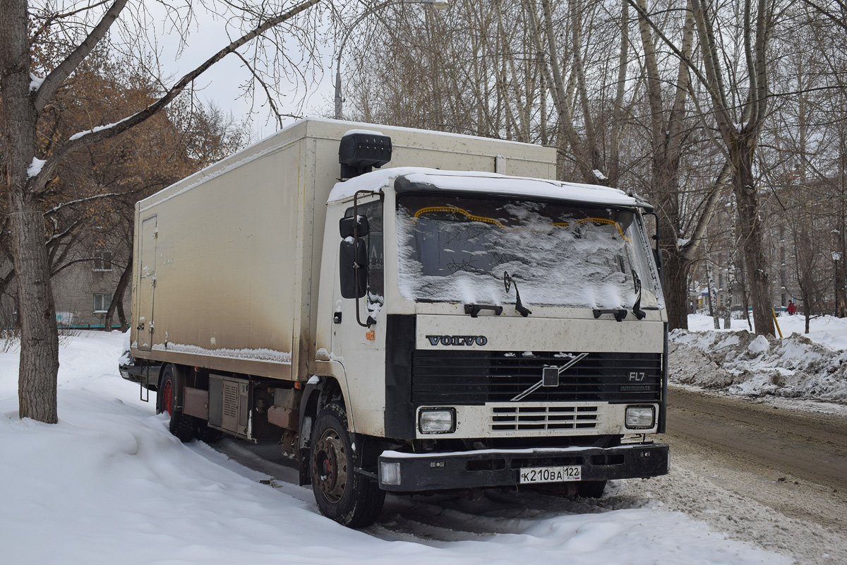 Алтайский край, № К 210 ВА 122 — Volvo FL7