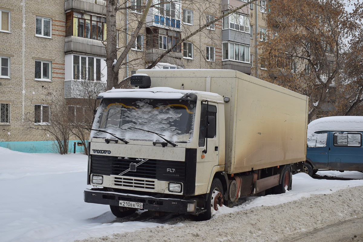 Алтайский край, № К 210 ВА 122 — Volvo FL7