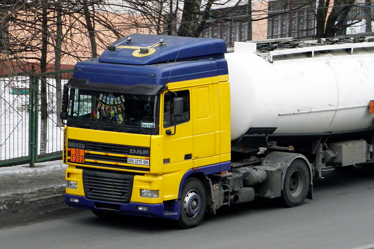 Луганская область, № ВВ 2215 ВК — DAF 95XF FT
