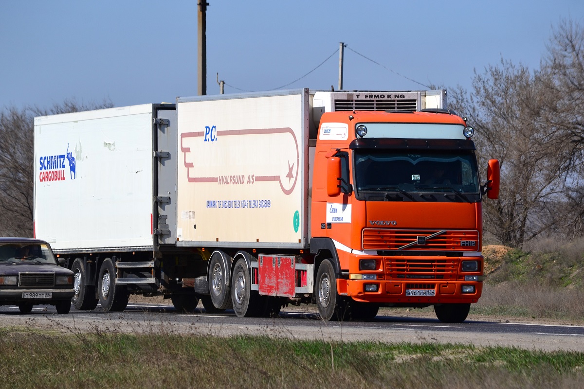 Саратовская область, № В 961 СВ 164 — Volvo ('1993) FH12.420