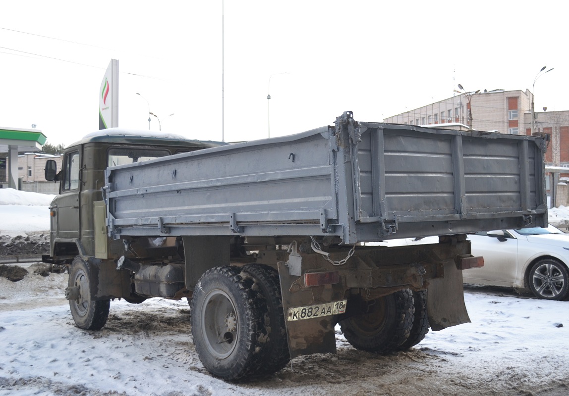 Удмуртия, № К 882 АА 18 — ГАЗ-66-31