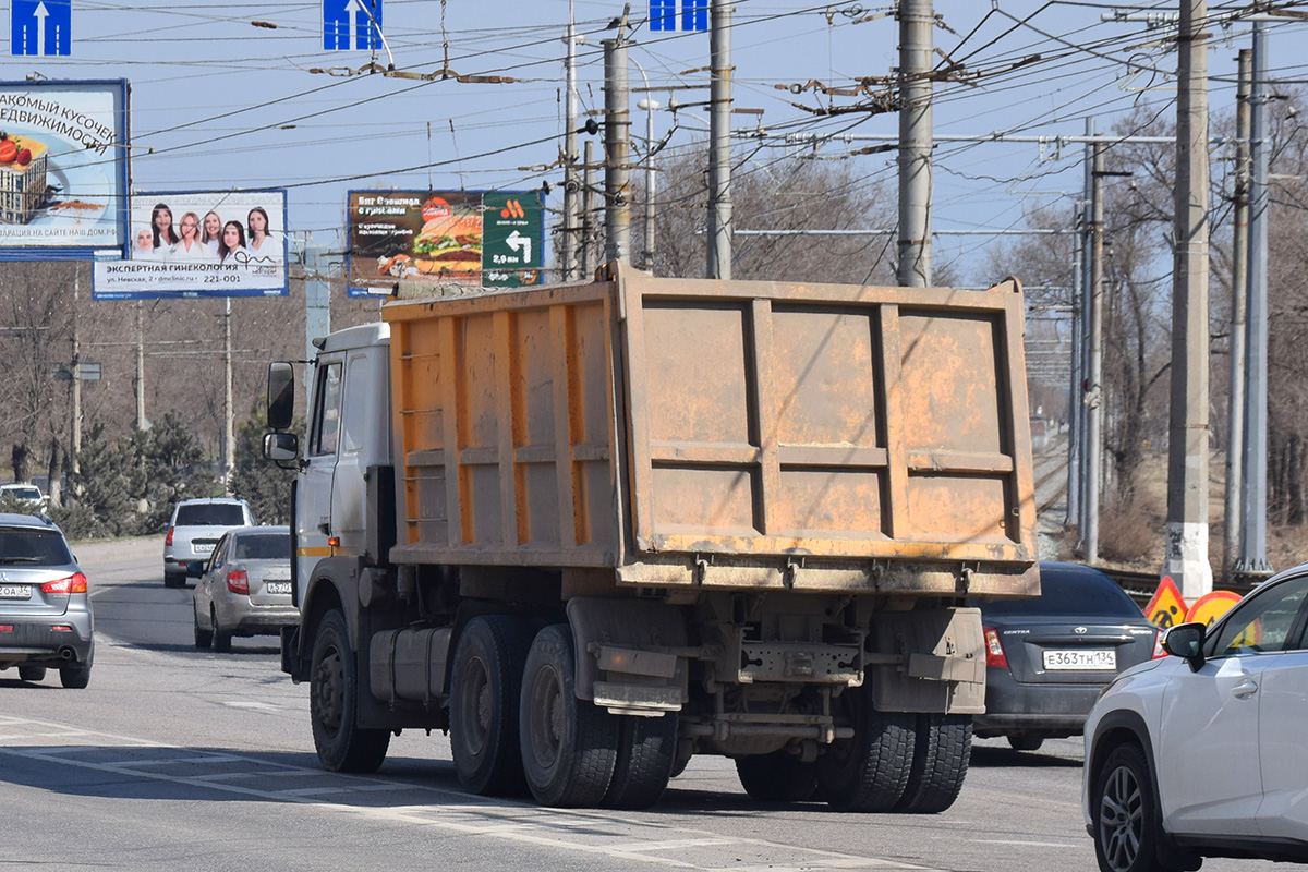 Волгоградская область, № Е 028 ВЕ 134 — МАЗ-5516X5