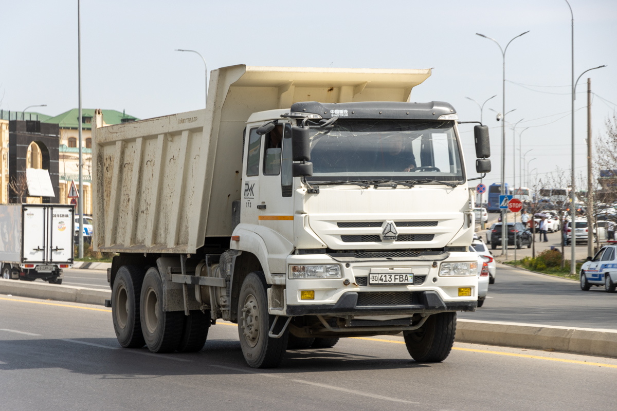 Узбекистан, № 173 — Sinotruk SWZ10 Golden Prince
