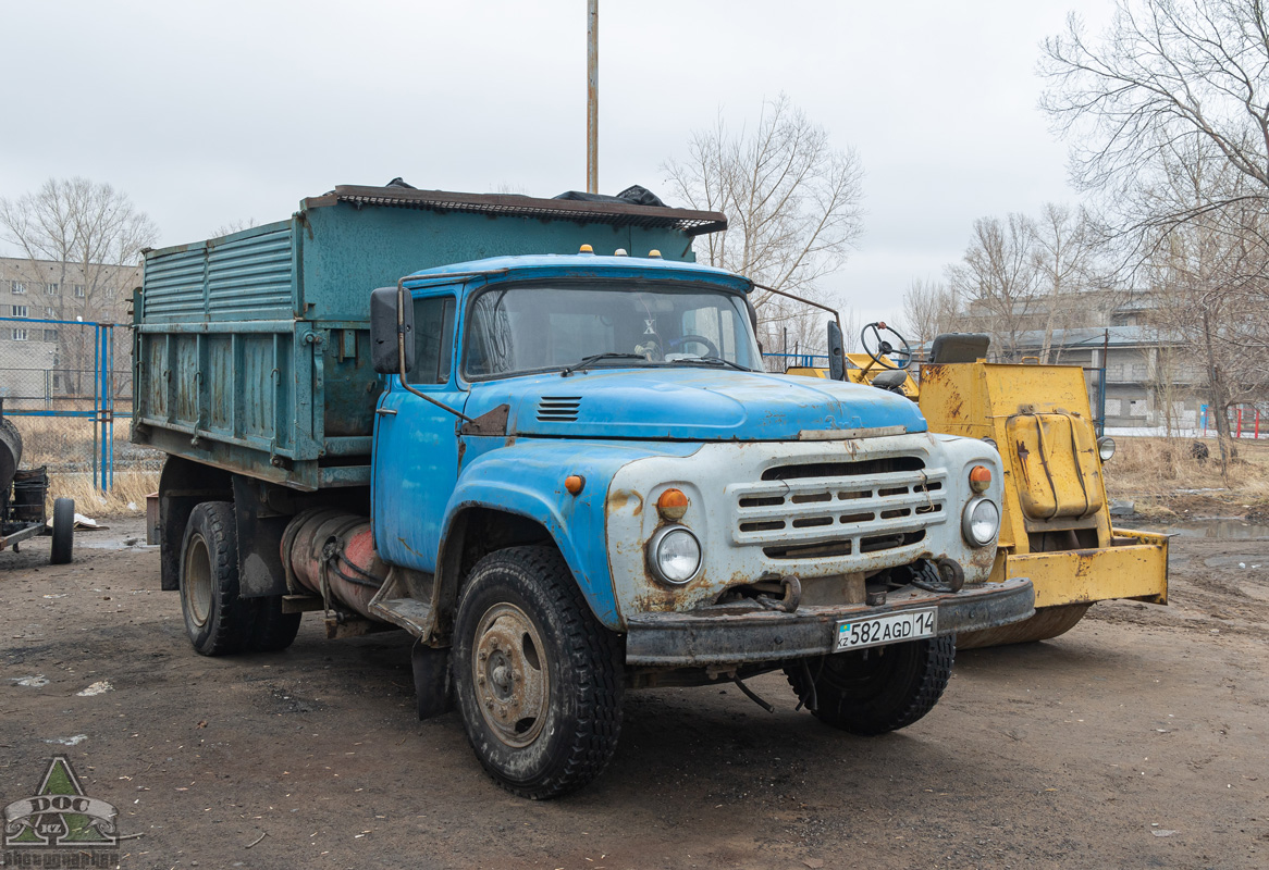 Павлодарская область, № 582 AGD 14 — ЗИЛ-495710