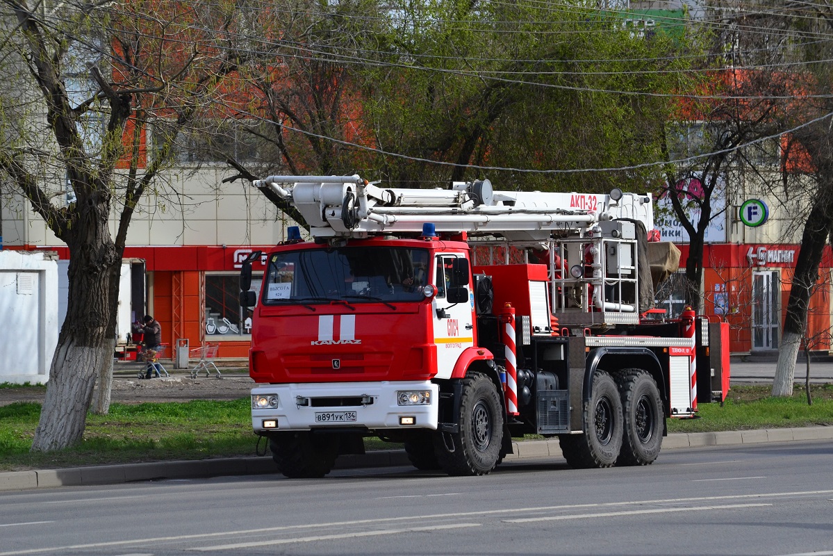Волгоградская область, № В 891 УК 134 — КамАЗ-43118-46