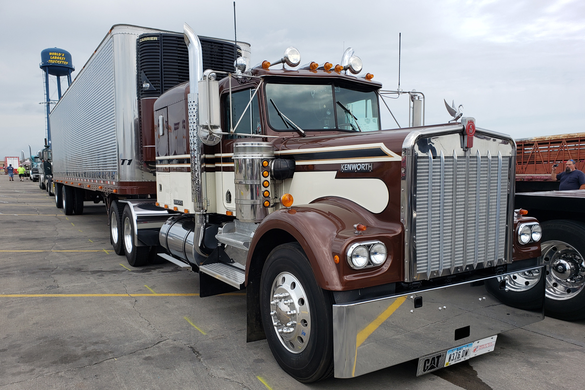 США, № 0376 DW — Kenworth W900