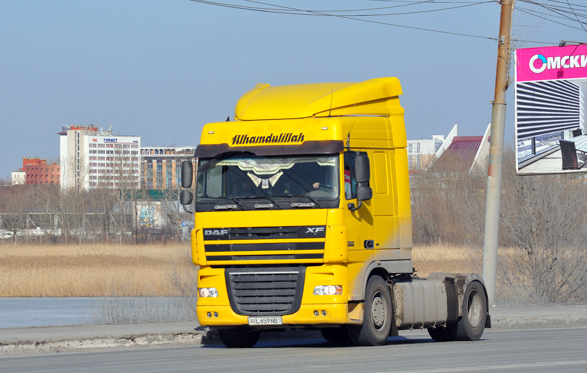 Узбекистан, № 30 L 659 NB — DAF XF105 FT