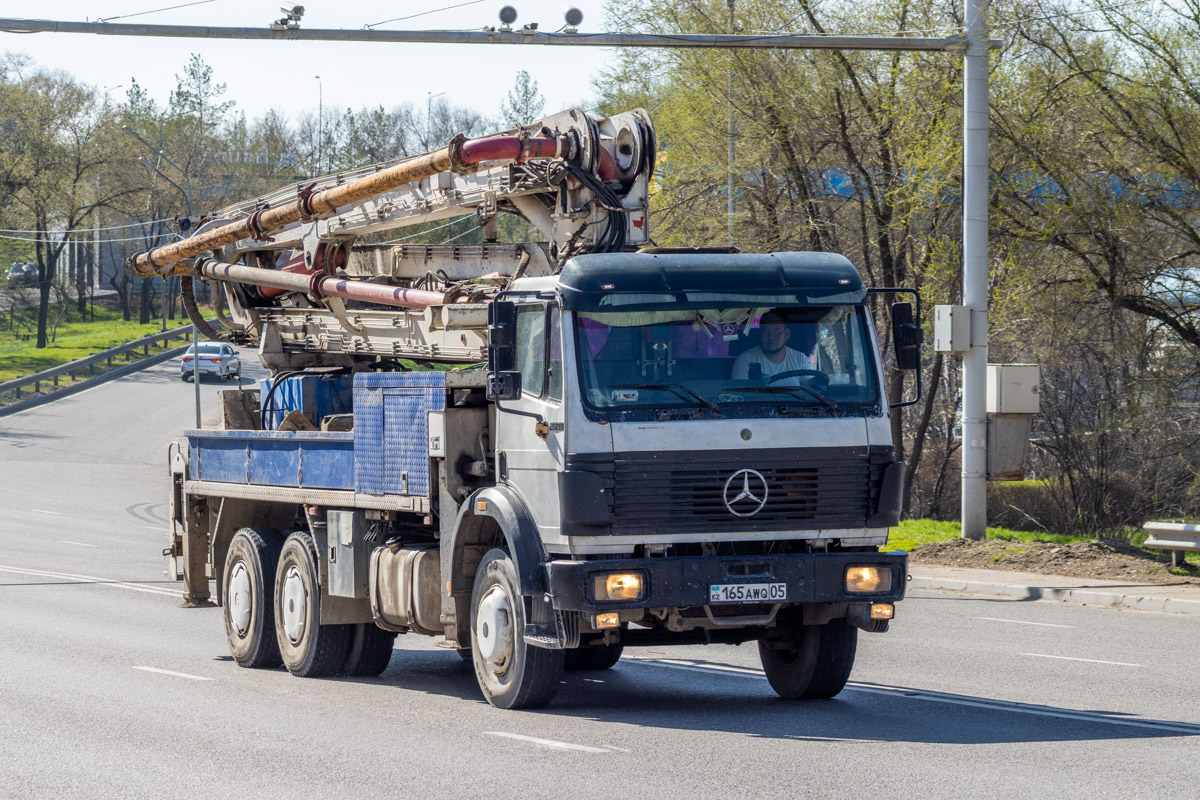 Алматинская область, № 165 AWQ 05 — Mercedes-Benz SK 2629