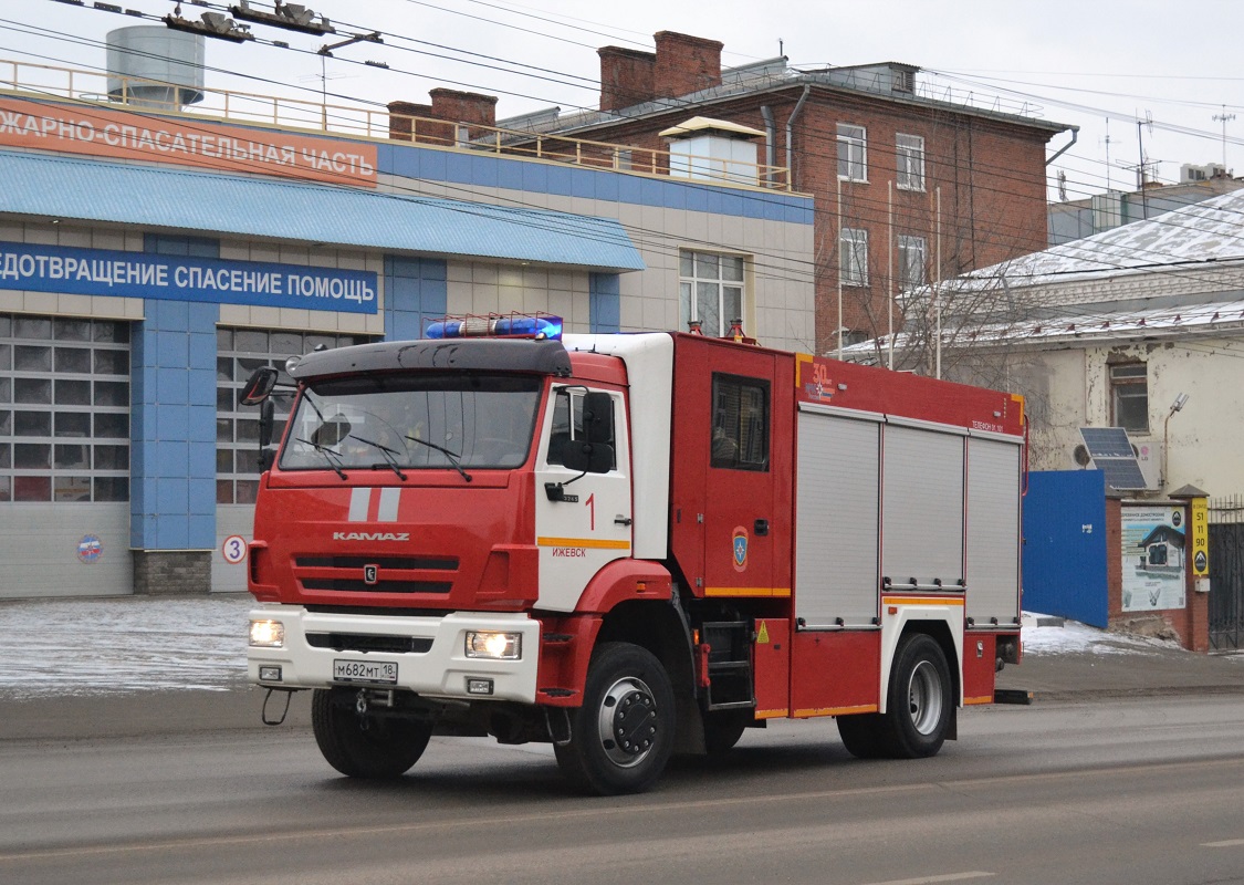 Удмуртия, № М 682 МТ 18 — КамАЗ-43265-D5(66)