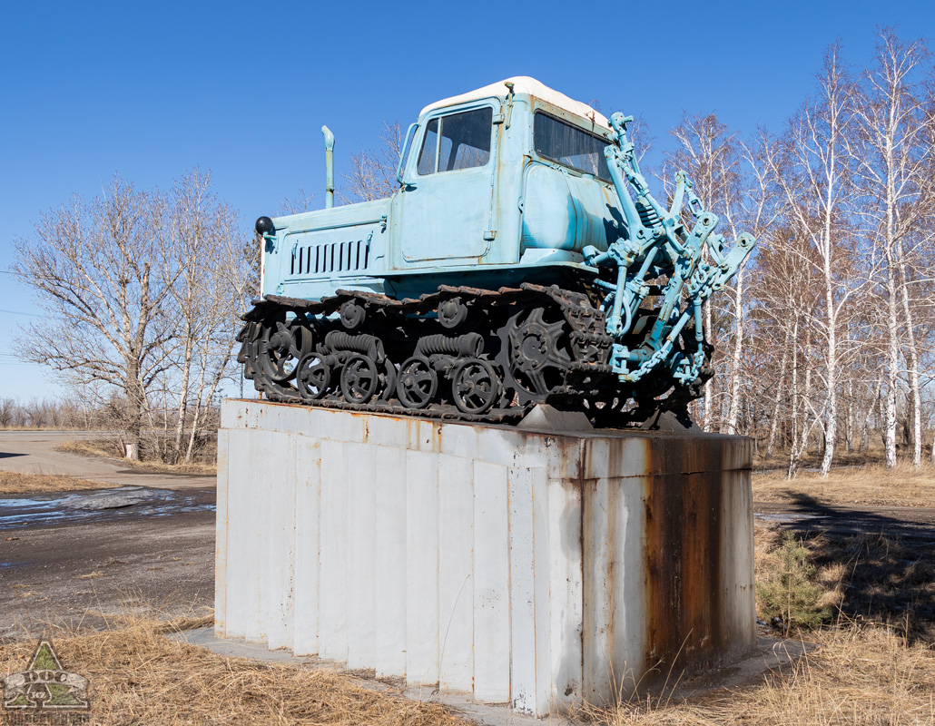 Павлодарская область, № (KZ14) Б/Н СТ 0002 — ДТ-75М (ПТЗ); Техника на постаментах, памятники (Павлодарская область); Павлодарская область — Спецтехника на постаментах