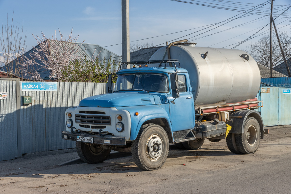 Алматы, № 525 AGN 02 — ЗИЛ-495710