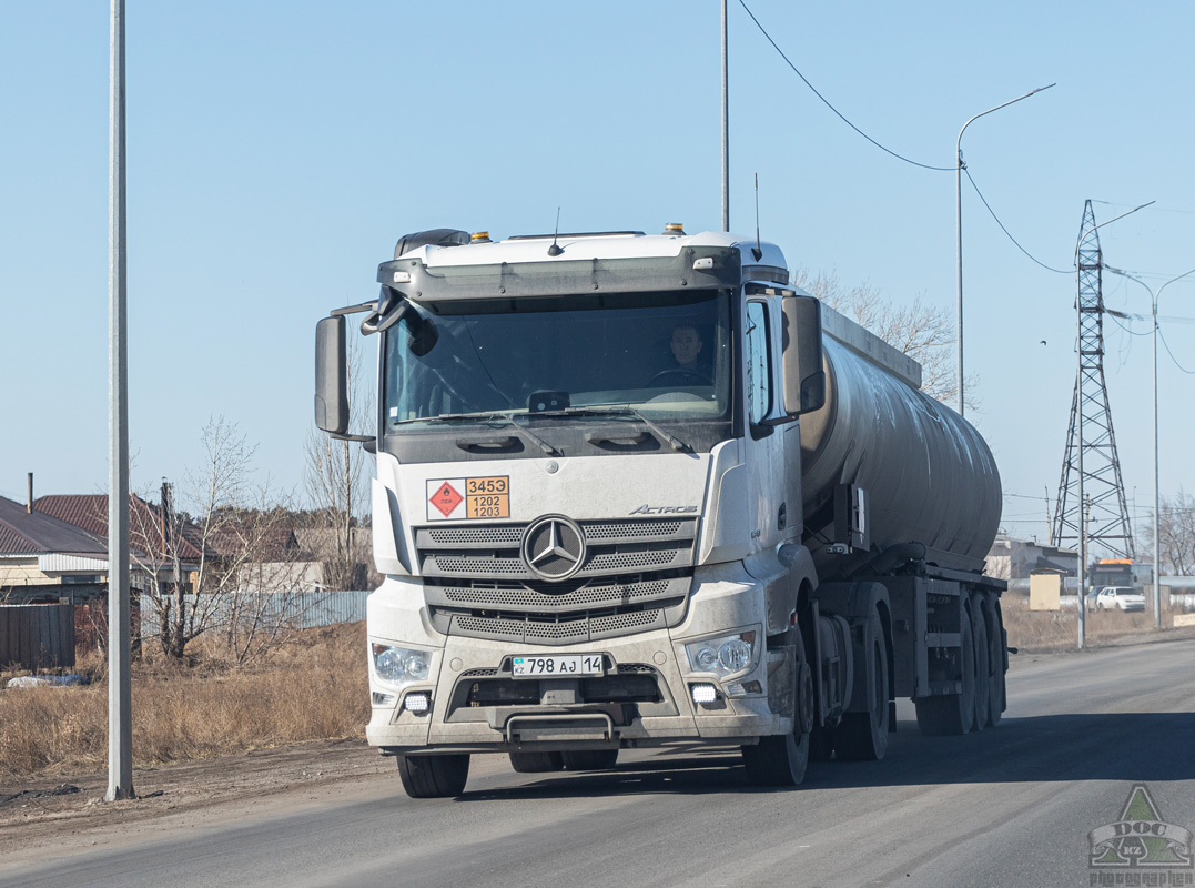 Павлодарская область, № 798 AJ 14 — Mercedes-Benz Actros ('2011) 1842