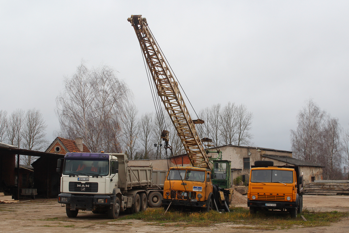Литва, № HEH 964 — MAN F2000 (общая модель); Литва, № ZPB 890 — МАЗ-5334