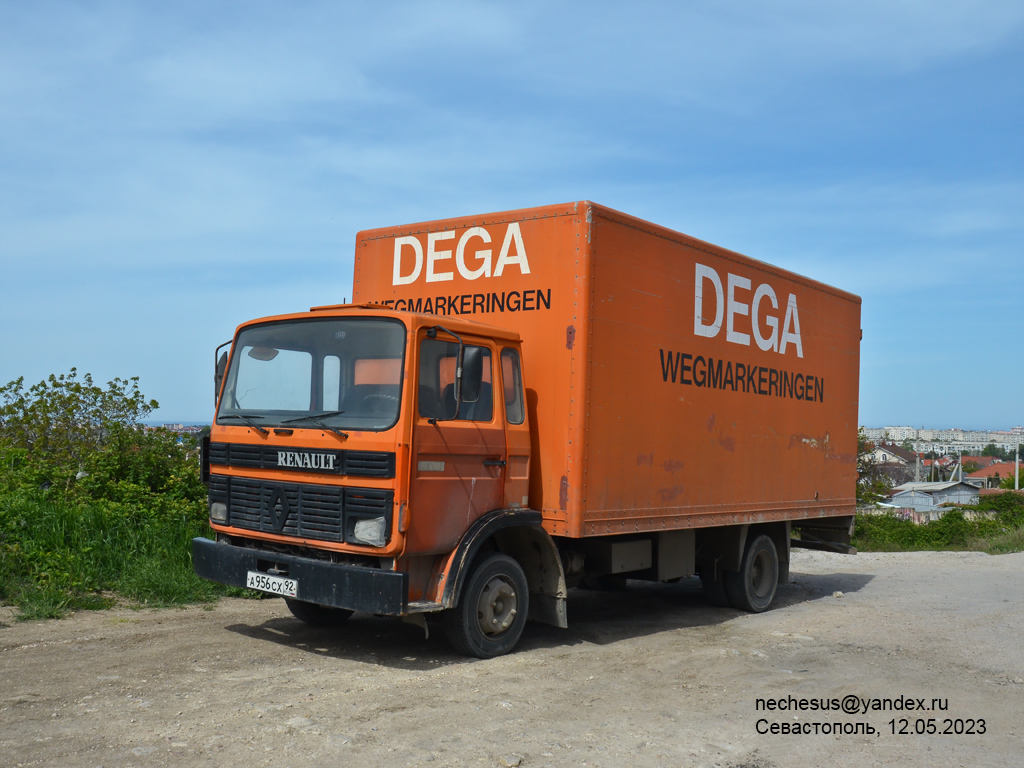 Севастополь, № А 956 СХ 92 — Renault Midliner