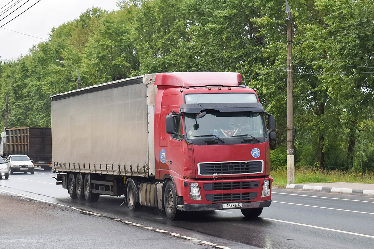 Новгородская область, № Е 129 КВ 53 — Volvo ('2002) FH12.400