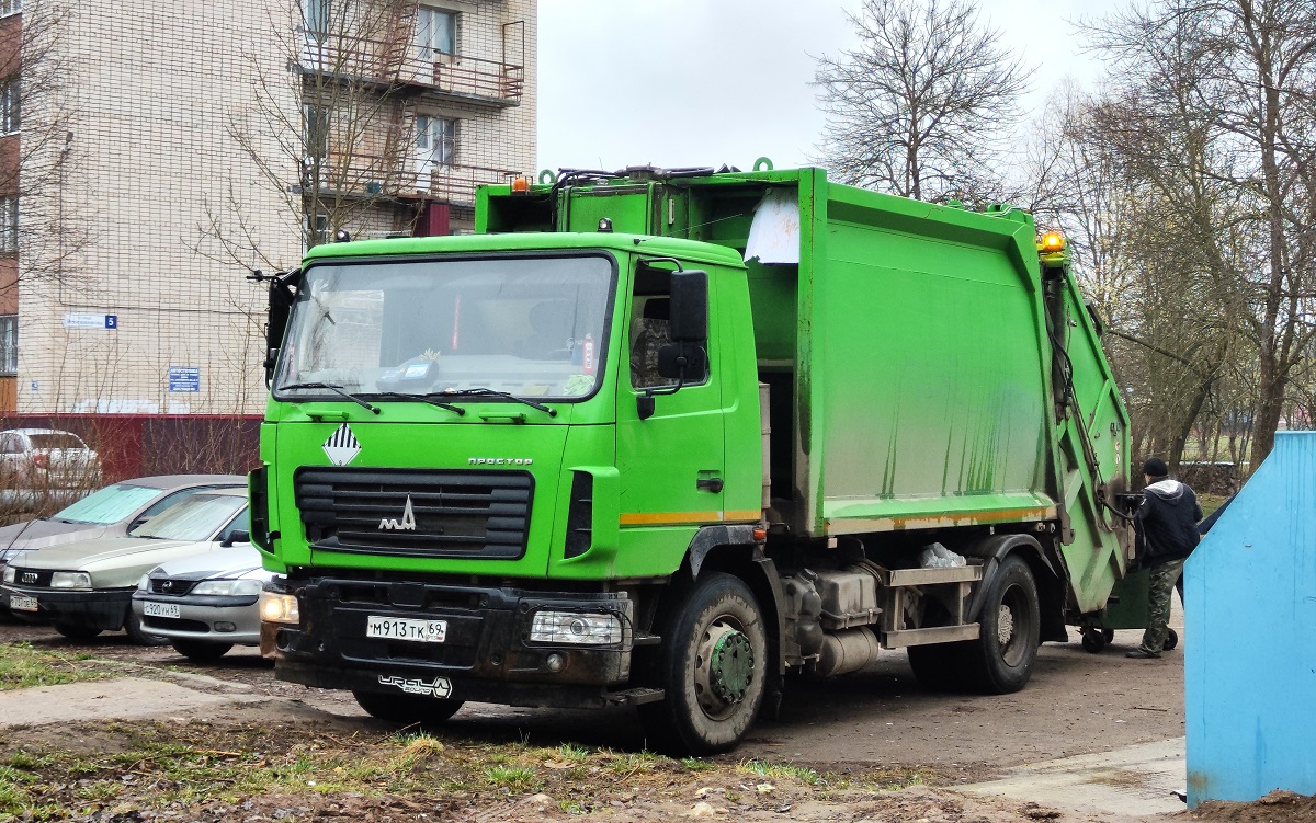 Тверская область, № М 913 ТК 69 — МАЗ-534025