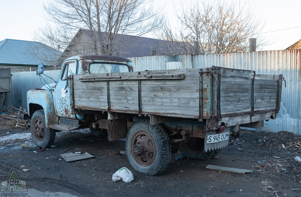 Павлодарская область, № S 945 OUM — ГАЗ-52-04