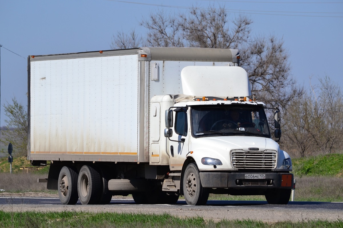 Волгоградская область, № В 006 МЕ 134 — Freightliner Business Class M2