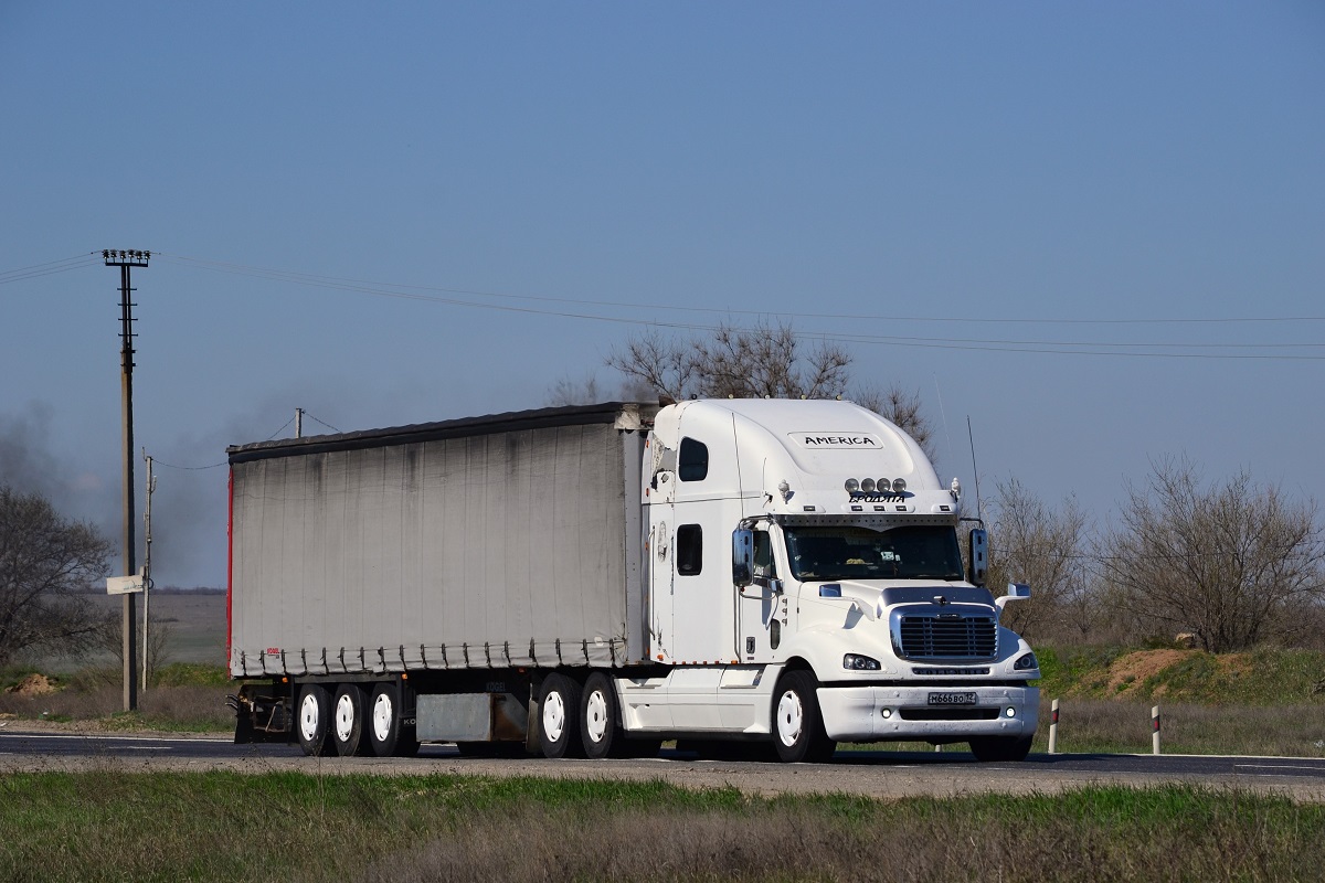 Марий Эл, № М 666 ВО 12 — Freightliner Columbia