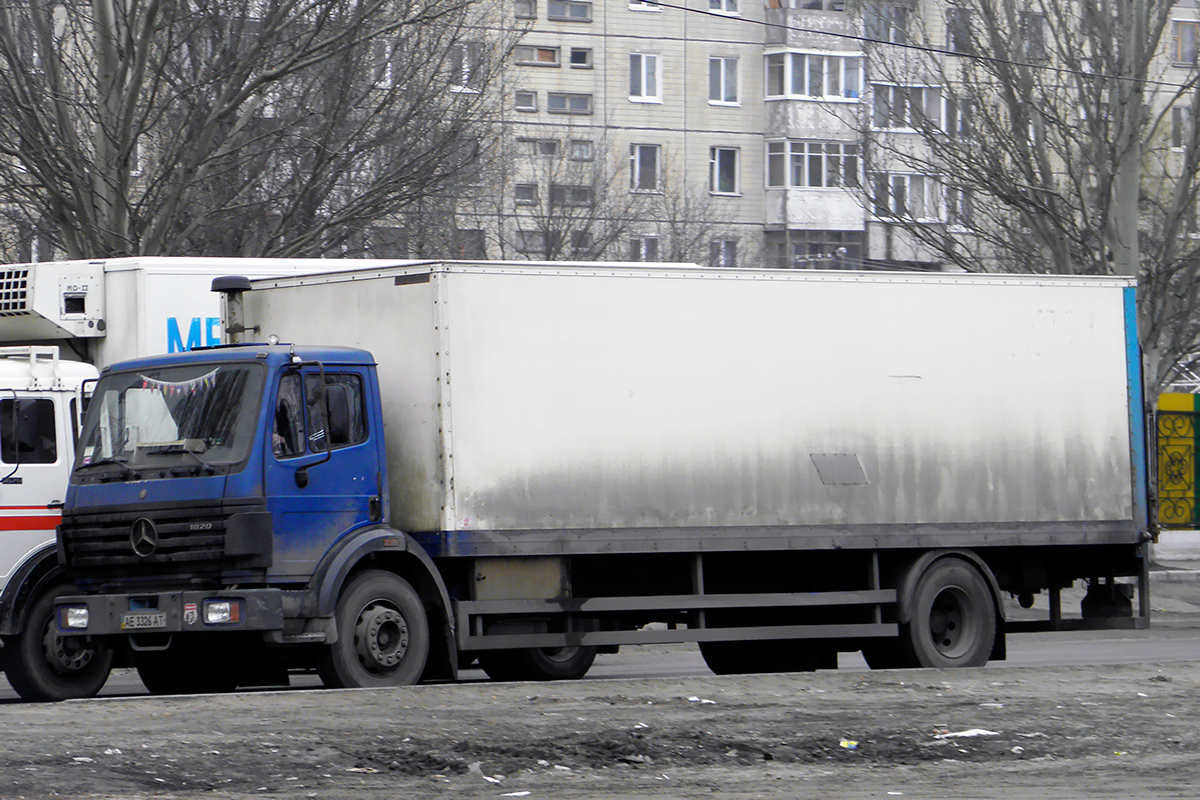 Днепропетровская область, № АЕ 3326 АТ — Mercedes-Benz SK 1820
