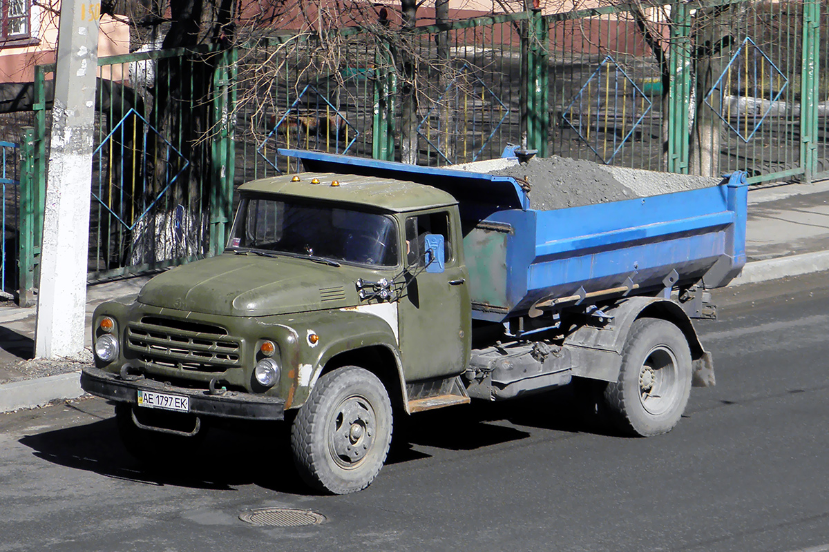 Днепропетровская область, № АЕ 1797 ЕК — ЗИЛ-495710
