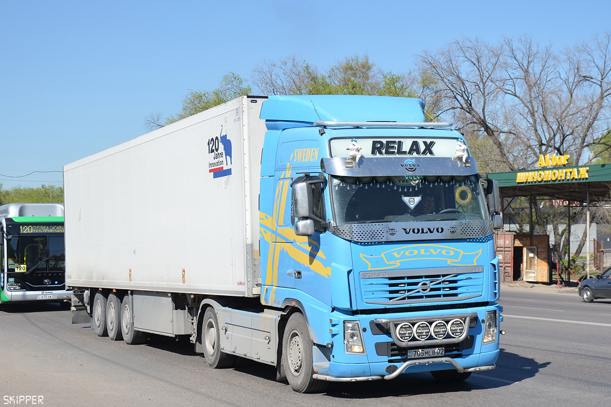 Алматы, № 705 MLB 02 — Volvo ('2002) FH12.420