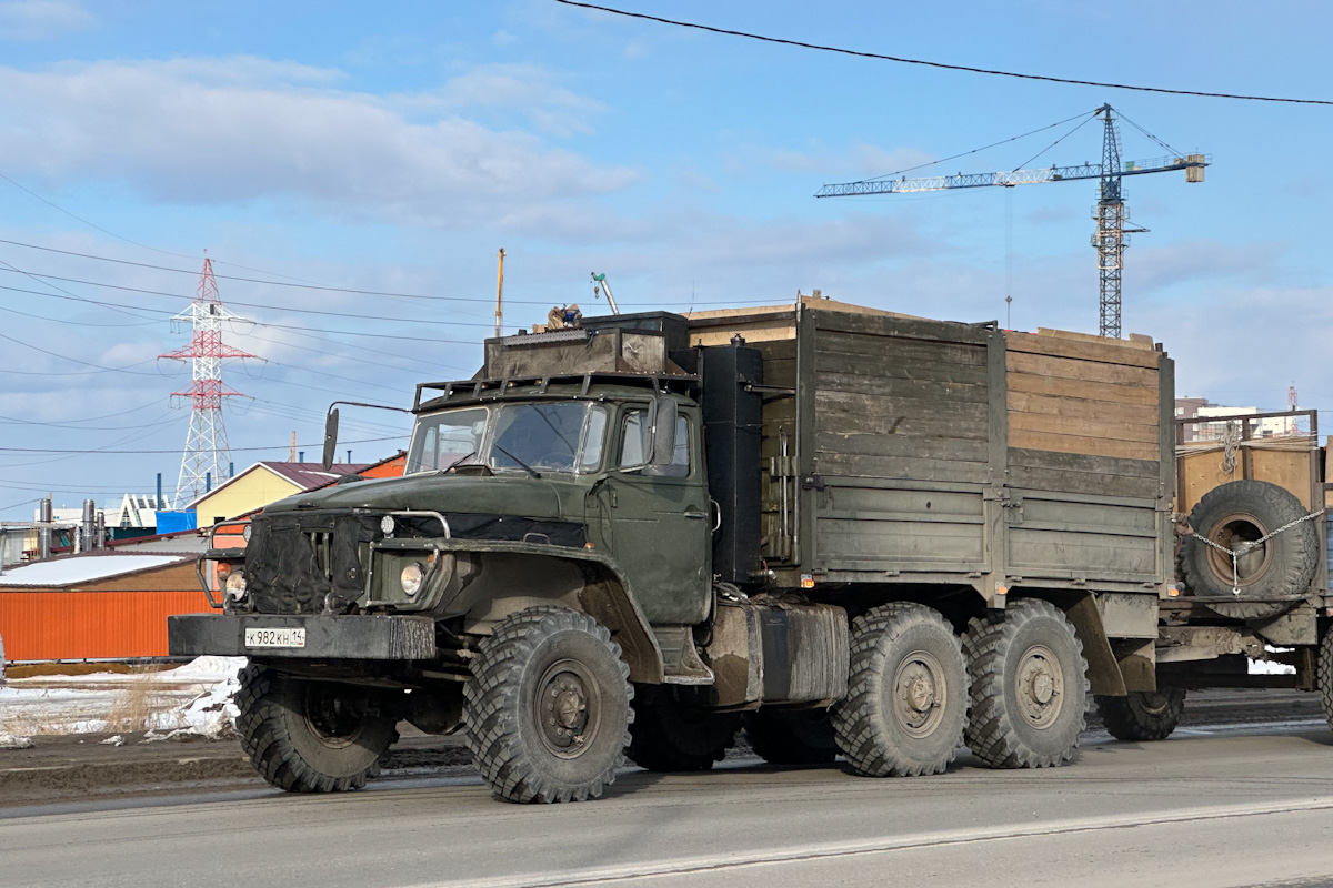 Саха (Якутия), № К 982 КН 14 — Урал-375Е