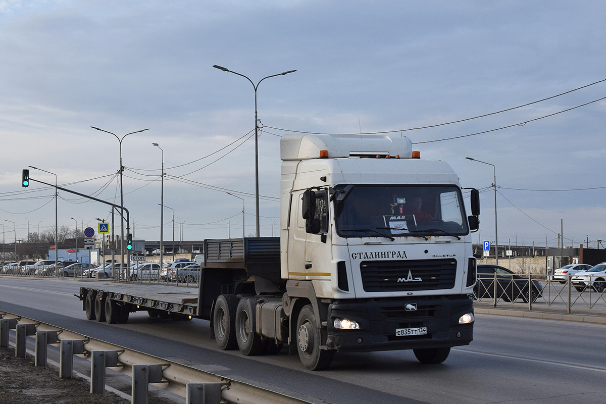 Волгоградская область, № Е 835 ТТ 134 — МАЗ-6430B9