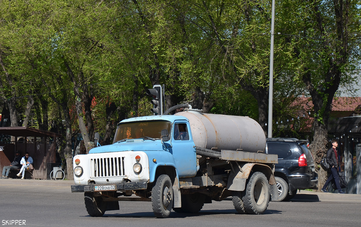 Алматы, № 228 GNB 02 — ГАЗ-53-12