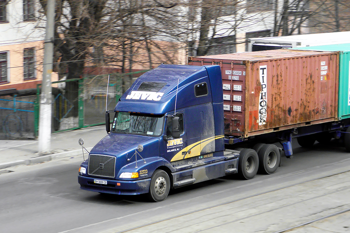 Одесская область, № ВН 5828 СЕ — Volvo VNL660
