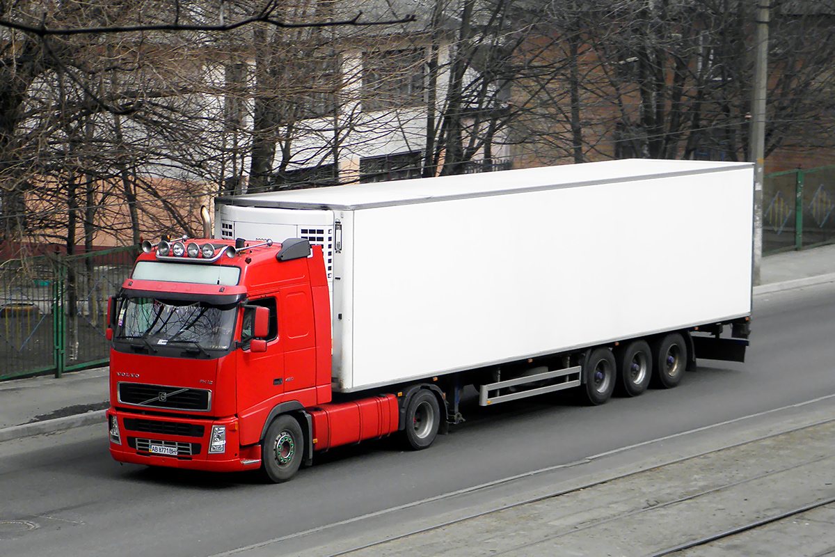 Винницкая область, № АВ 8771 ВН — Volvo ('2002) FH12.420