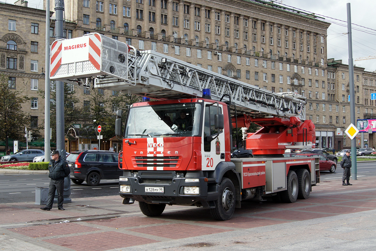 Санкт-Петербург, № В 128 МУ 98 — IVECO Trakker ('2004)