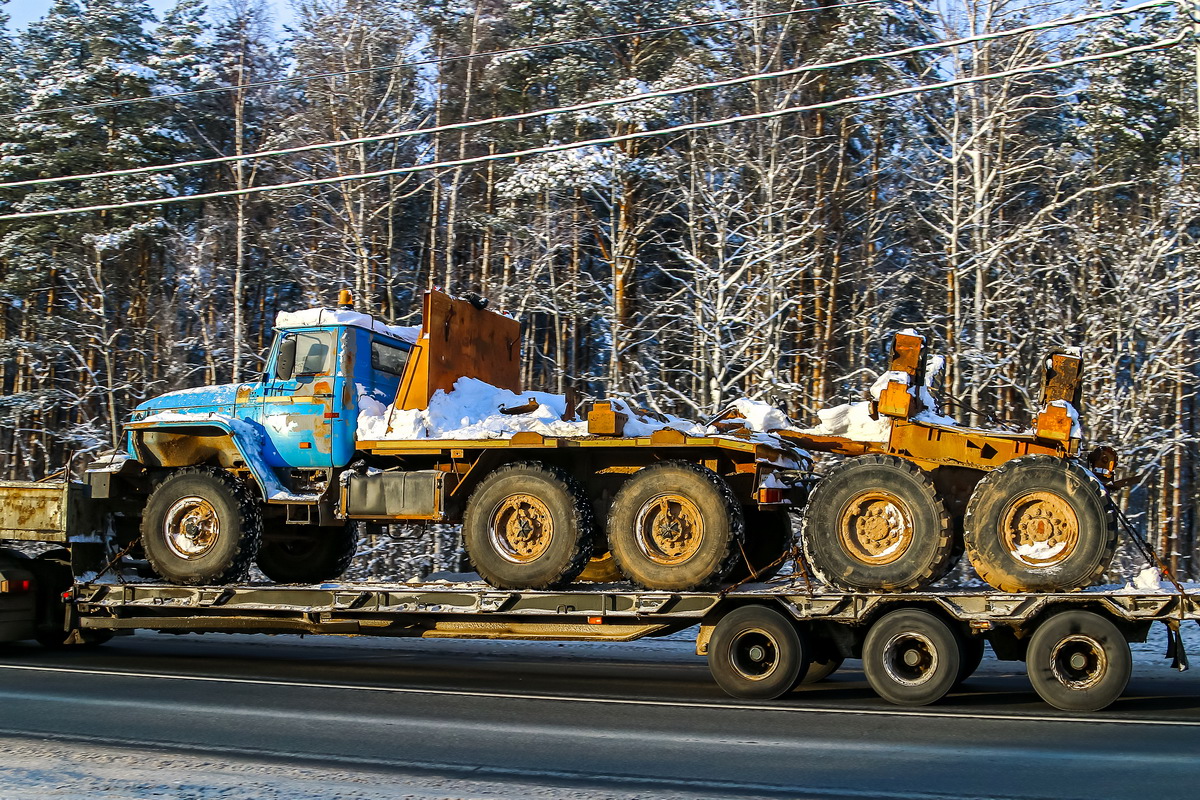 Ленинградская область, № 114 — Урал-4320 / 5557 (общая модель)