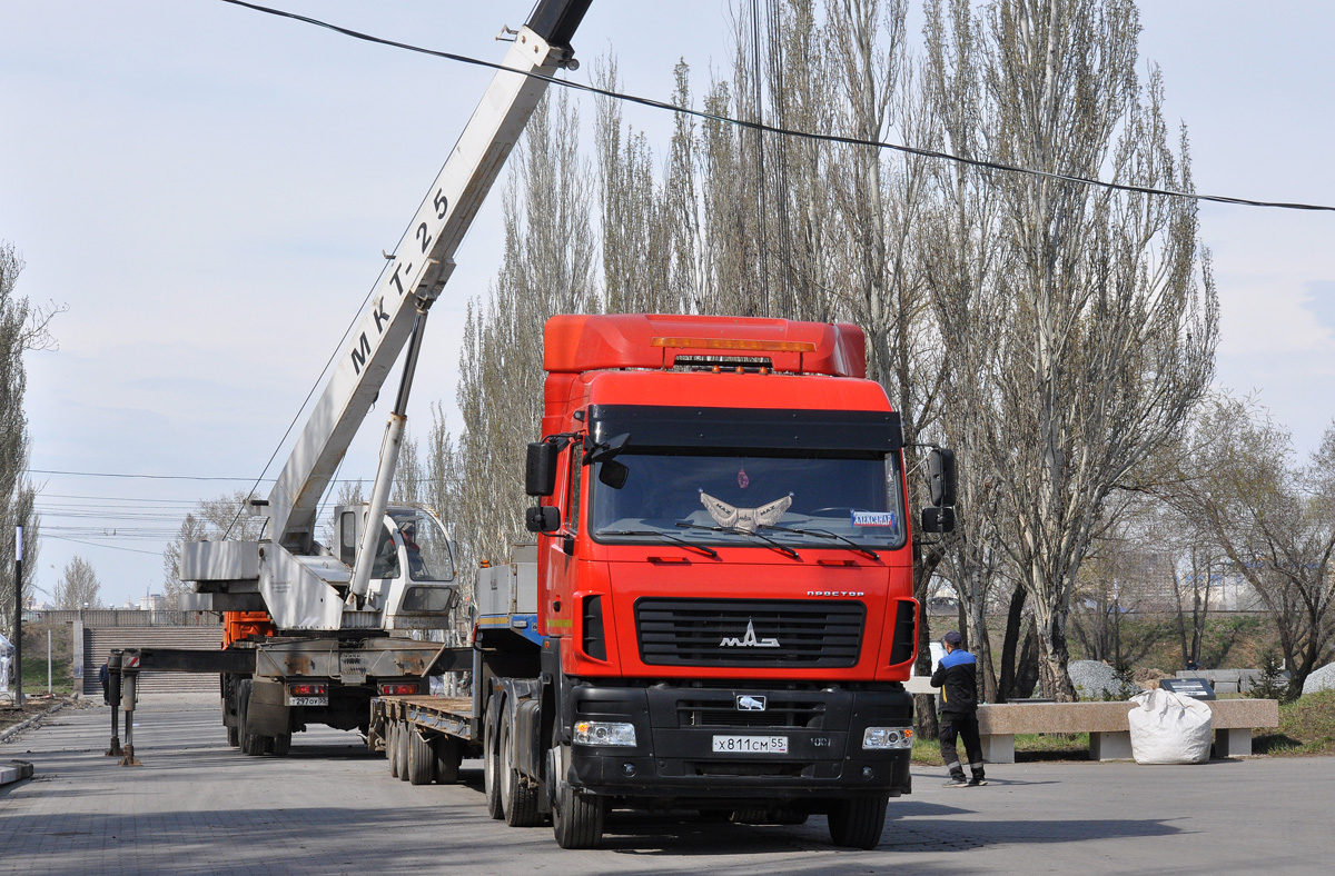 Омская область, № Х 811 СМ 55 — МАЗ-643028