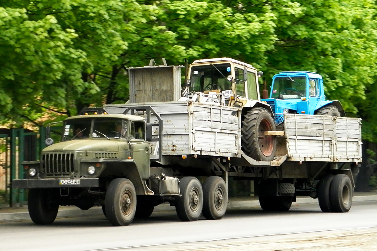 Винницкая область, № АВ 6237 АМ — Урал-43203