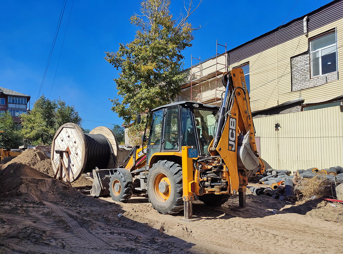 Восточно-Казахстанская область, № APD 671 F — JCB 3CX