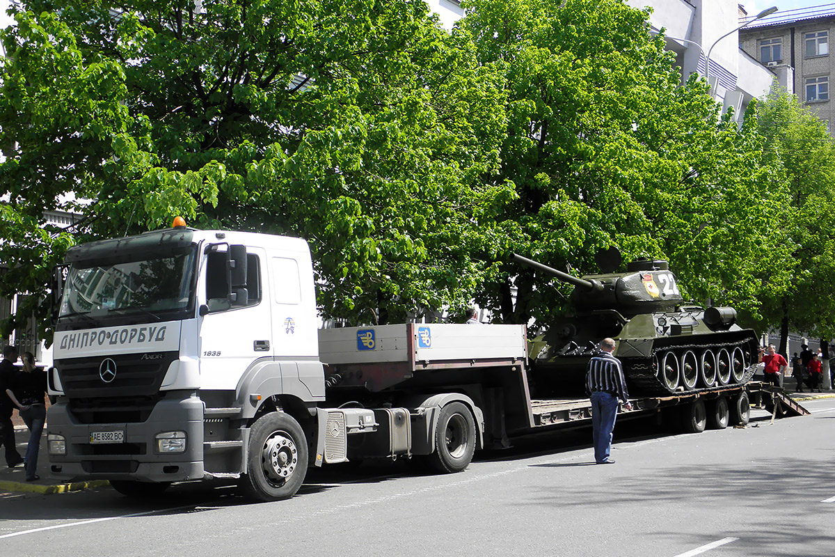 Днепропетровская область, № АЕ 8582 ВС — Mercedes-Benz Axor 1835