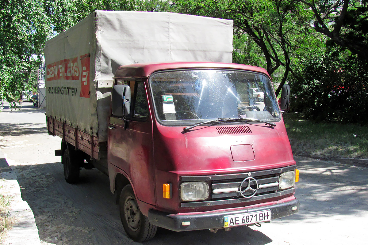 Днепропетровская область, № АЕ 6871 ВН — Mercedes-Benz L-Series