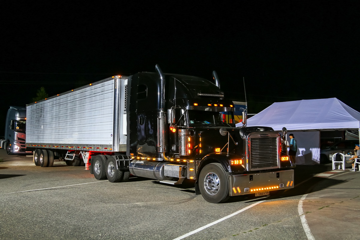 Воронежская область, № Т 706 ЕУ 136 — Freightliner FLD 132 Classic XL; Московская область — Фестиваль TruckDay 2024