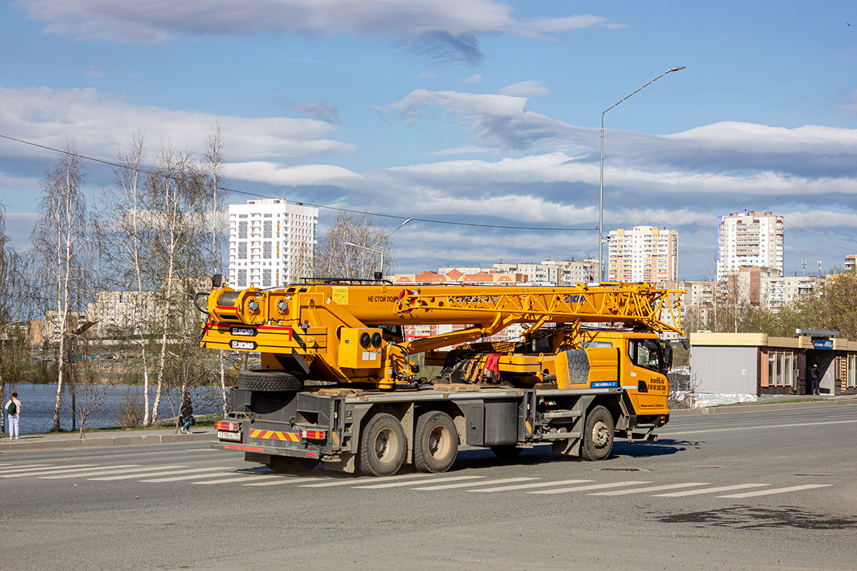 Свердловская область, № Т 318 ЕА 196 — XCMG XZ25