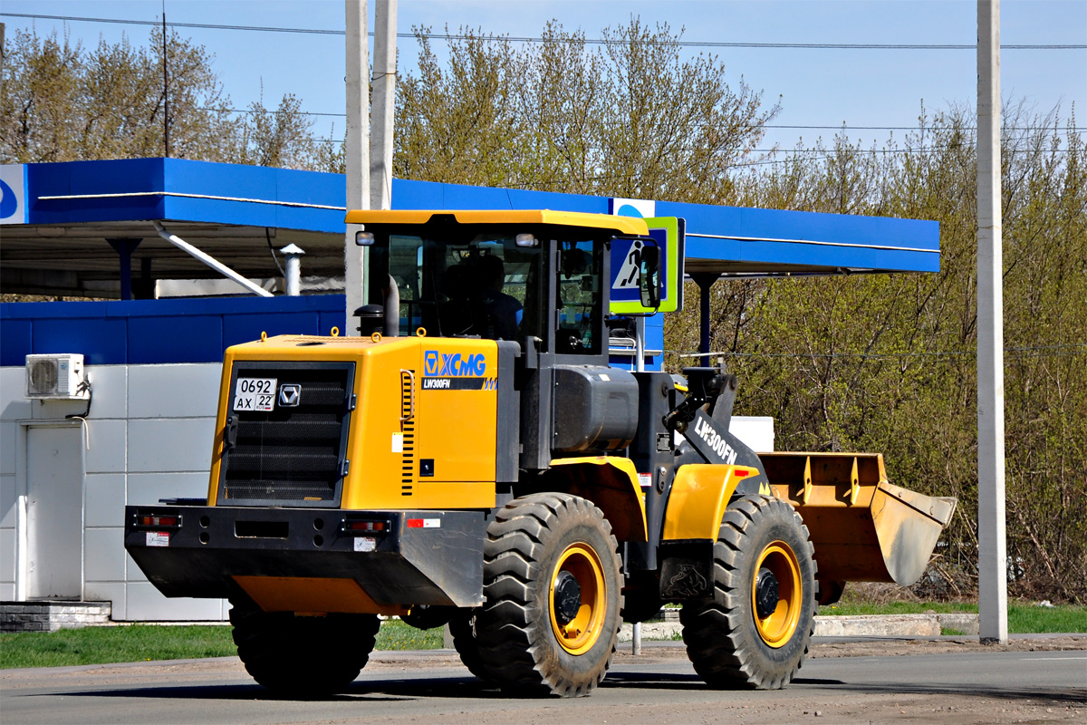 Алтайский край, № 0692 АХ 22 — XCMG LW300 (общая модель)