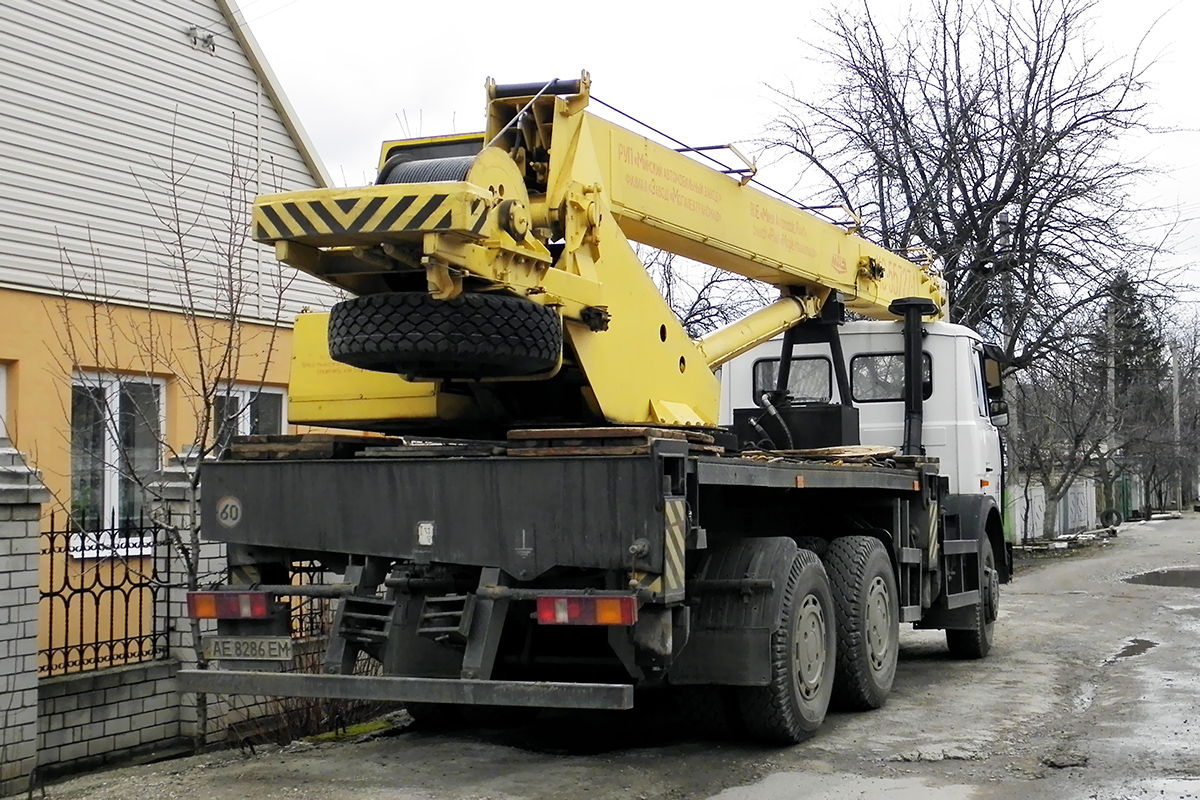 Днепропетровская область, № АЕ 8286 ЕМ — МАЗ-630303