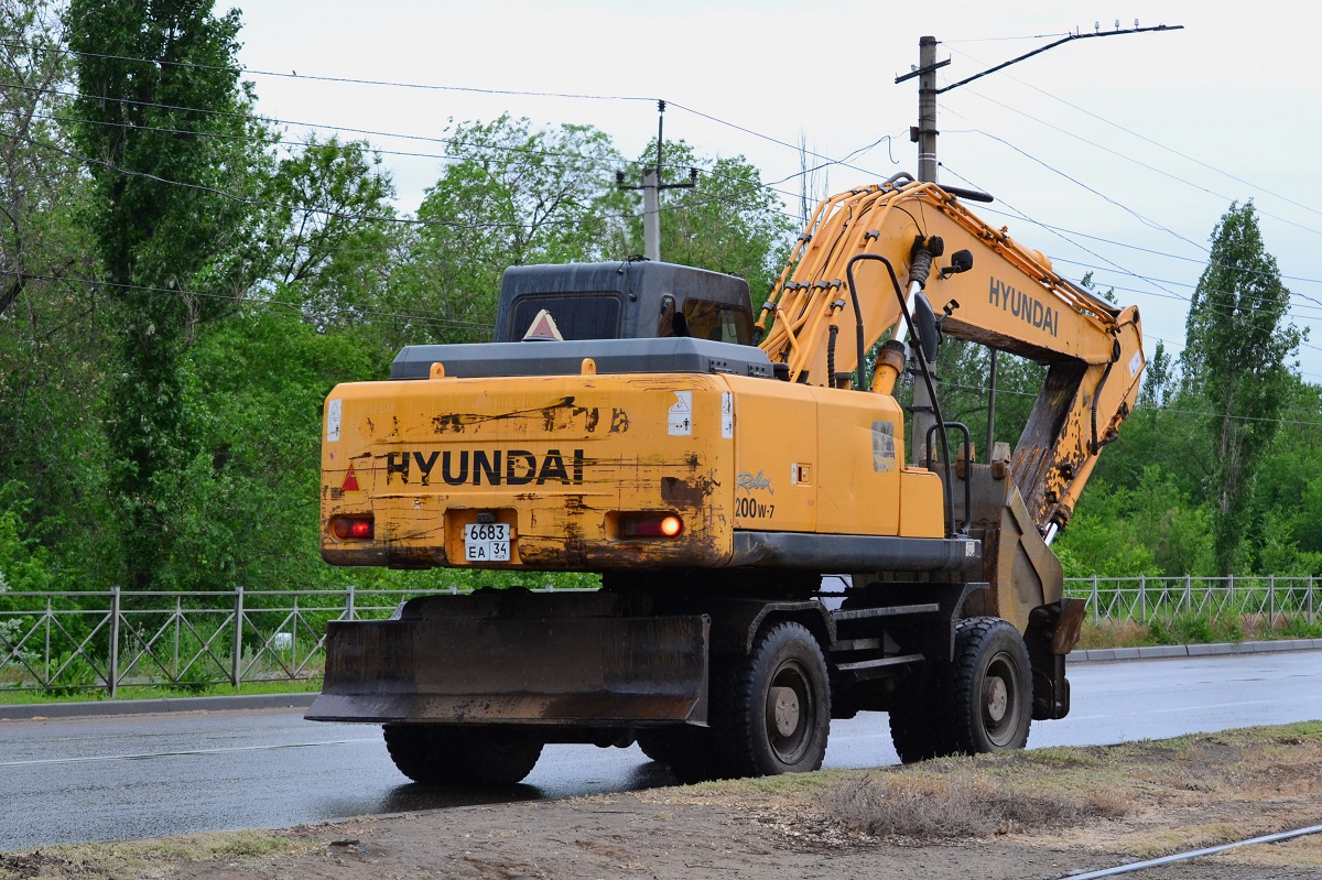 Волгоградская область, № 6683 ЕА 34 — Hyundai R200W
