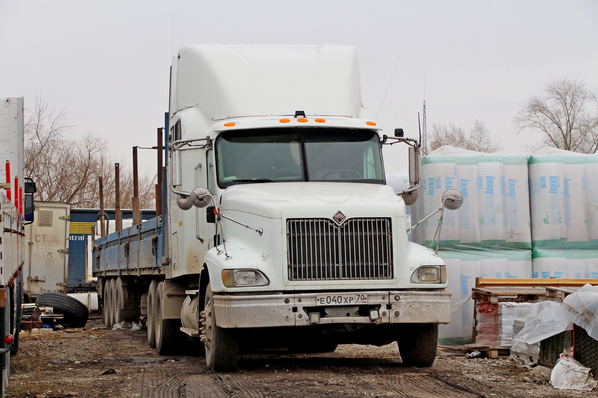Томская область, № Е 040 ХР 70 — International 9400