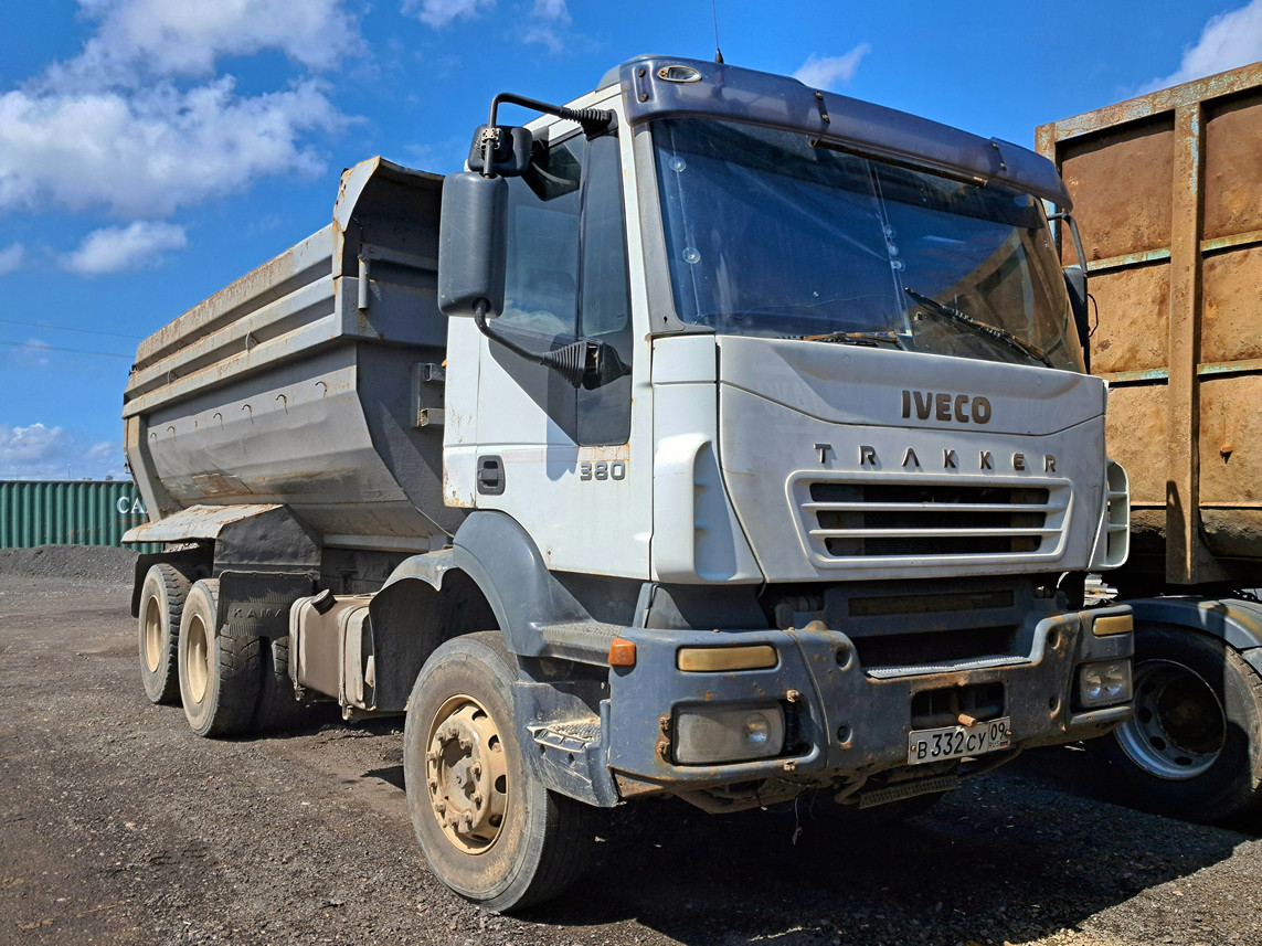 Санкт-Петербург, № В 332 СУ 09 — IVECO Trakker ('2004)