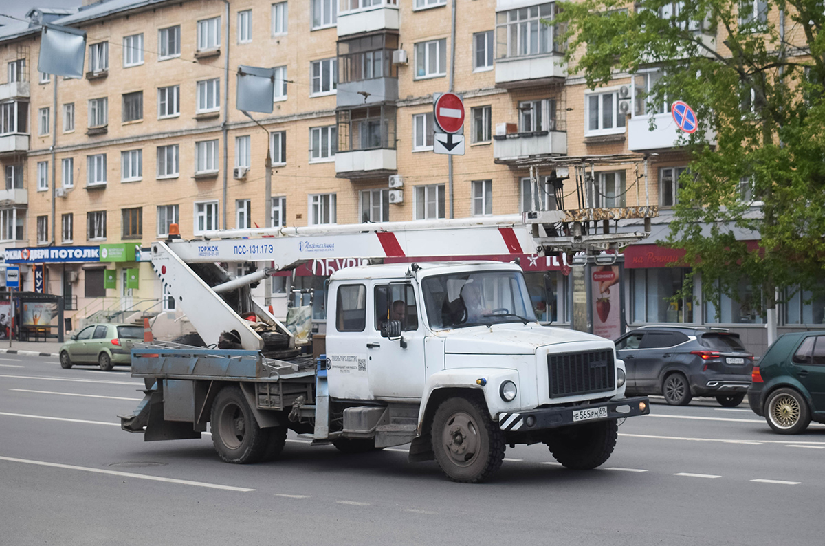 Тверская область, № Е 565 РМ 69 — ГАЗ-3309
