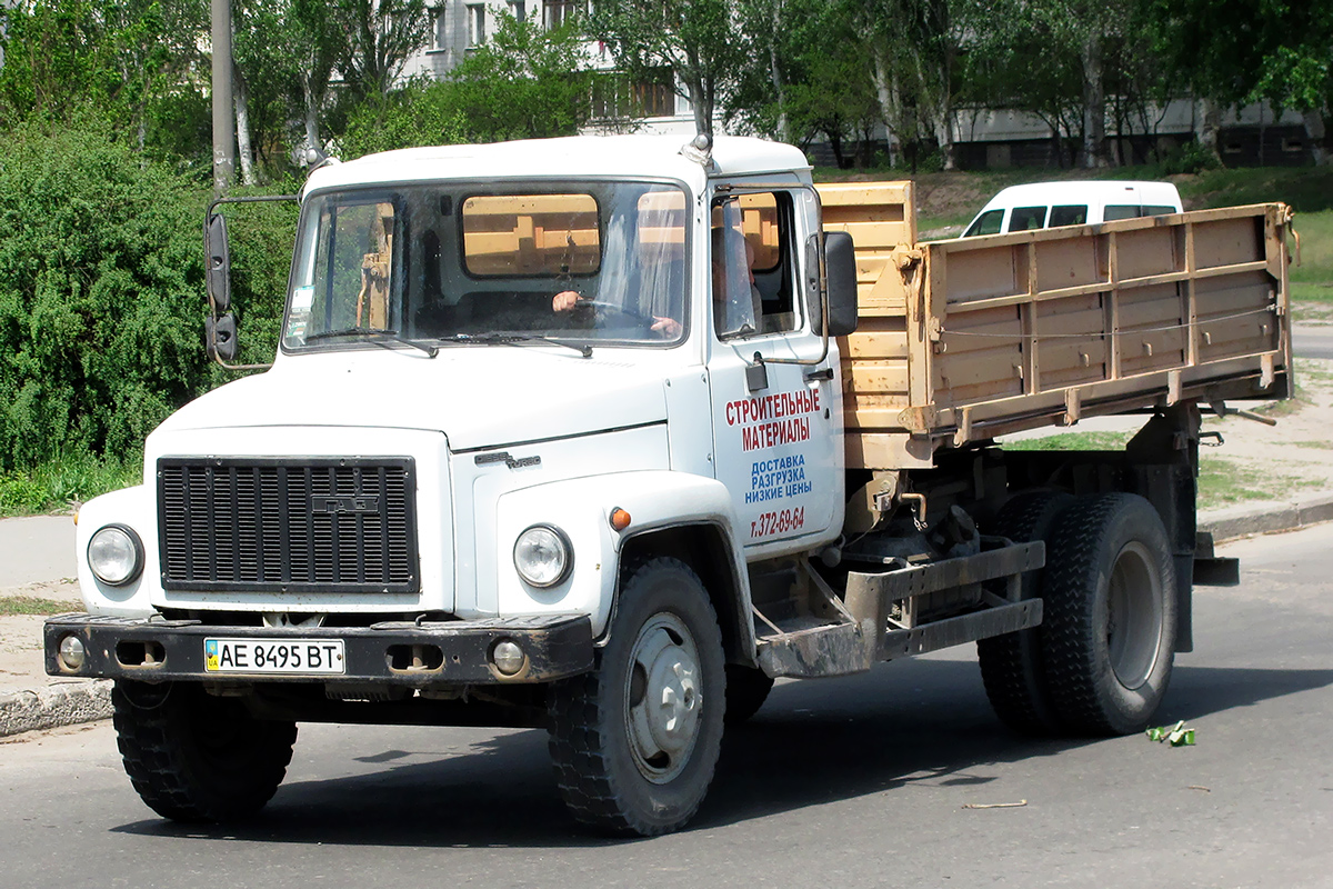 Днепропетровская область, № АЕ 8495 ВТ — ГАЗ-3309