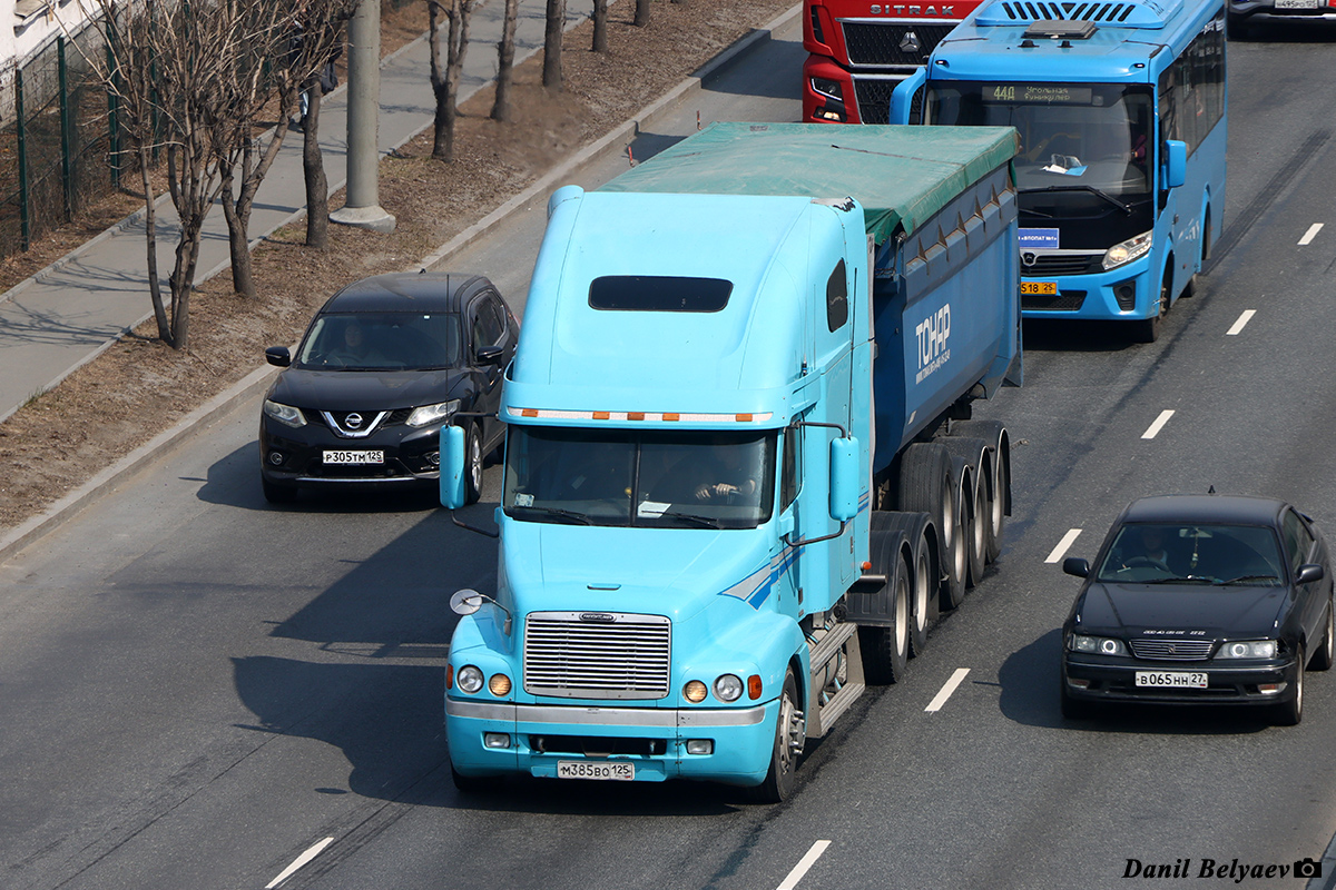 Приморский край, № М 385 ВО 125 — Freightliner Century Class