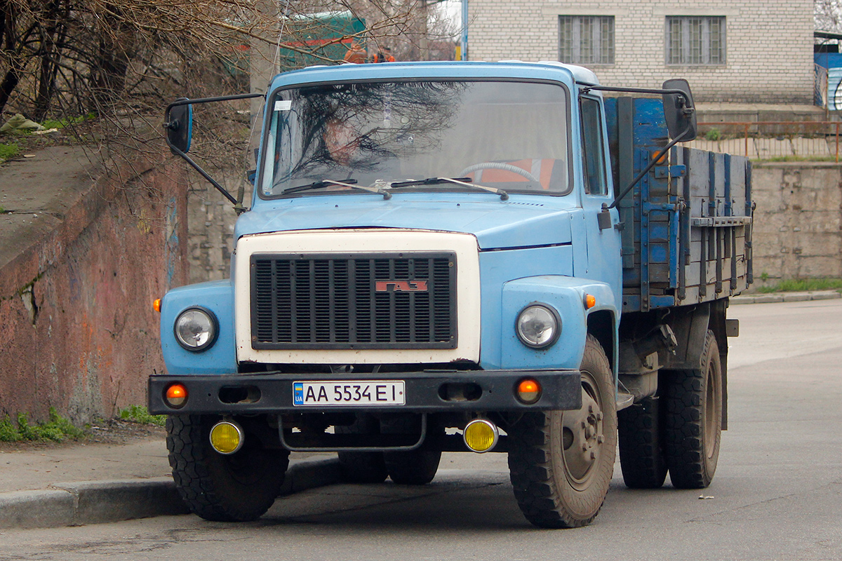 Днепропетровская область, № АА 5534 ЕІ — ГАЗ-3307